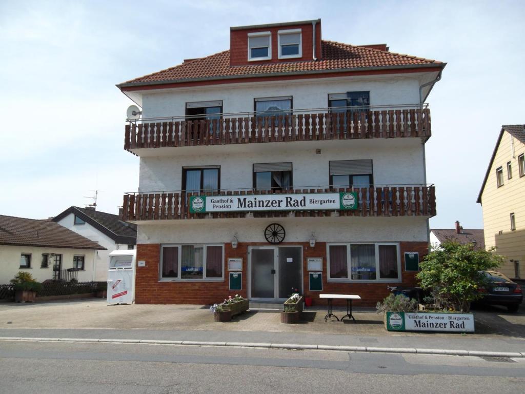 Gasthof Und Pension Mainzer Rad Schwetzingen Habitación foto